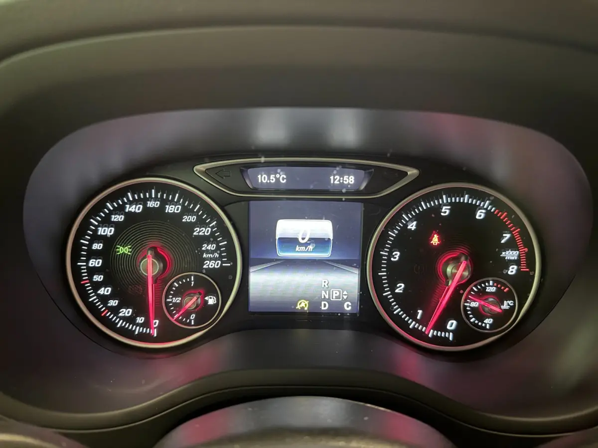 180 Prestige NAVI/LED/PDC/CRUISE/H-LEDER///