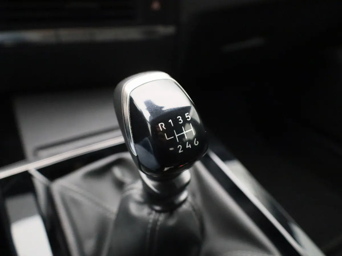 1.2 Level 2 | NAVIGATIE | CLIMATE CONTROL | PARKEERSENSOREN VOOR EN ACHTER | TREKHAAK |