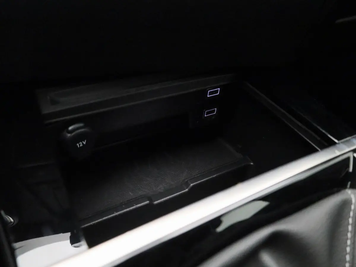 1.2 Level 2 | NAVIGATIE | CLIMATE CONTROL | PARKEERSENSOREN VOOR EN ACHTER | TREKHAAK |