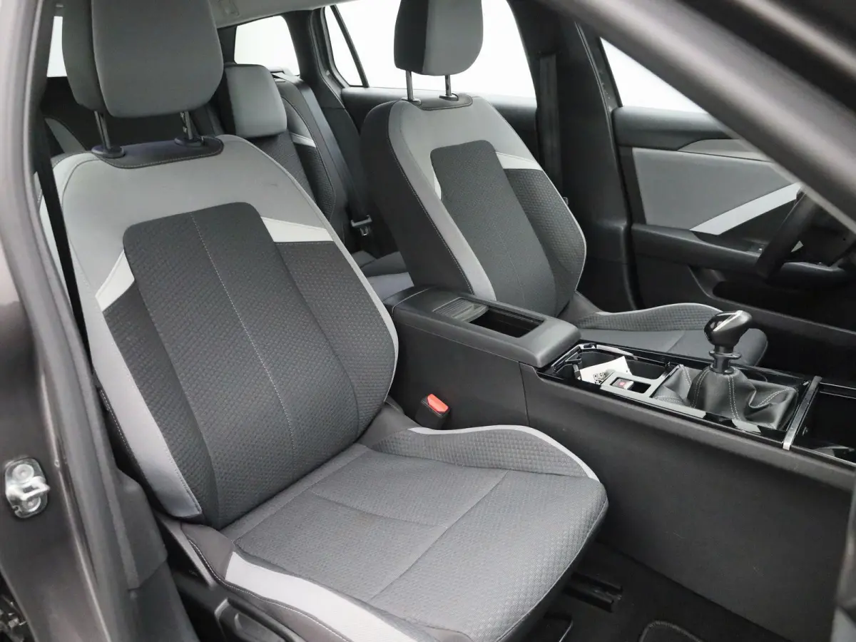 1.2 Level 2 | NAVIGATIE | CLIMATE CONTROL | PARKEERSENSOREN VOOR EN ACHTER | TREKHAAK |