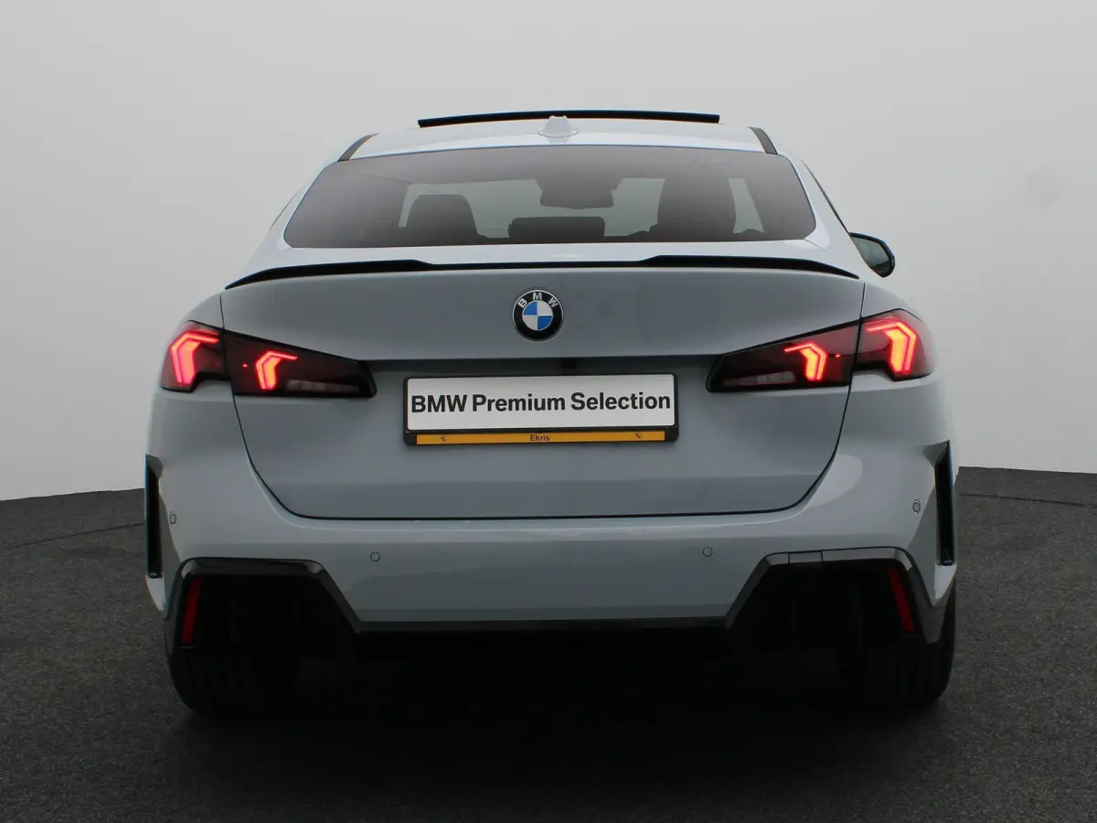 220 M Sportpakket Pro | Panoramadak | Harman Kardon | Parkeercamera | 18"
