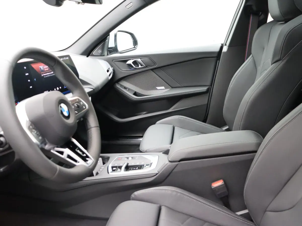 220 M Sportpakket Pro | Panoramadak | Harman Kardon | Parkeercamera | 18"