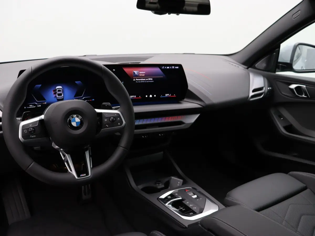220 M Sportpakket Pro | Panoramadak | Harman Kardon | Parkeercamera | 18"