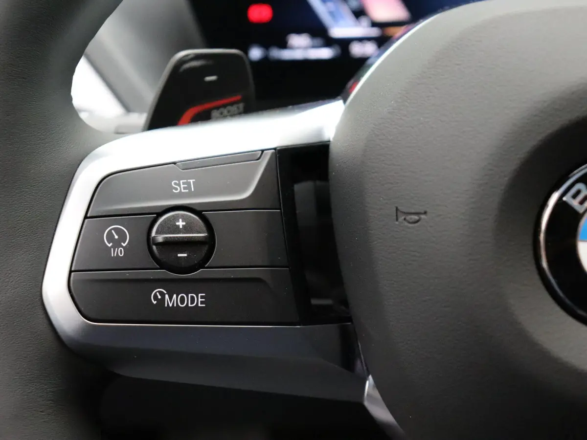 220 M Sportpakket | Driving Assistant Plus | Stuurwielverwarming | 19"