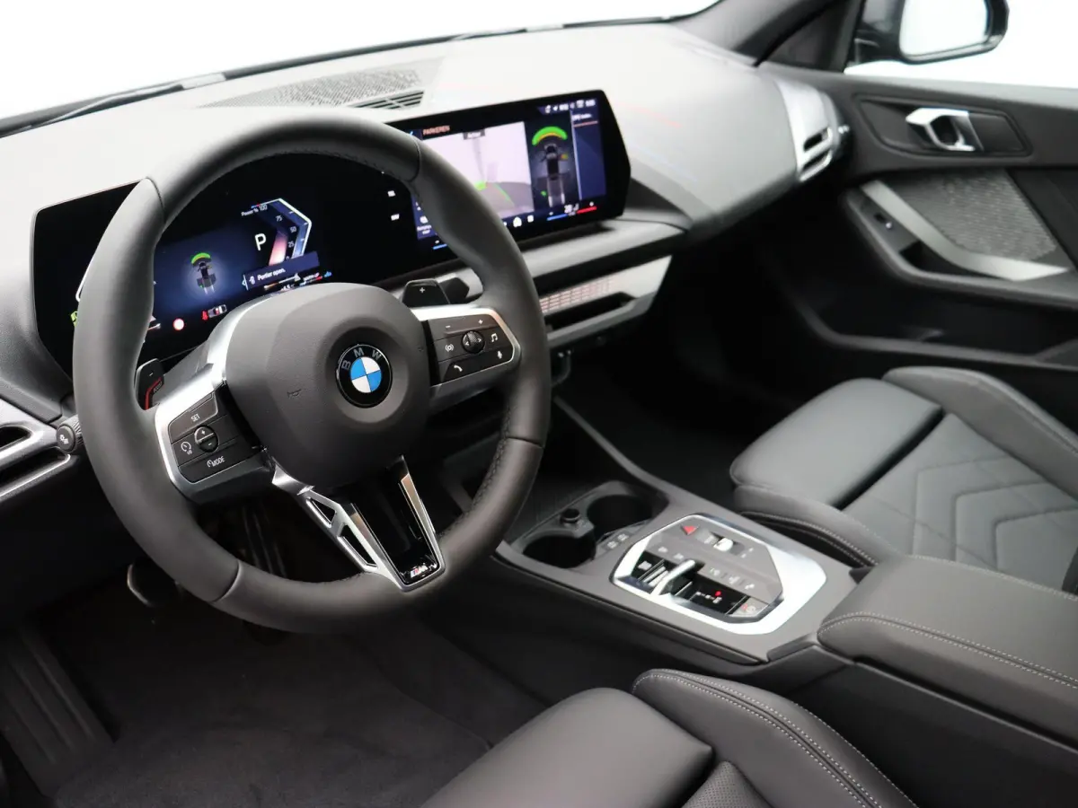 220 M Sportpakket | Driving Assistant Plus | Stuurwielverwarming | 19"