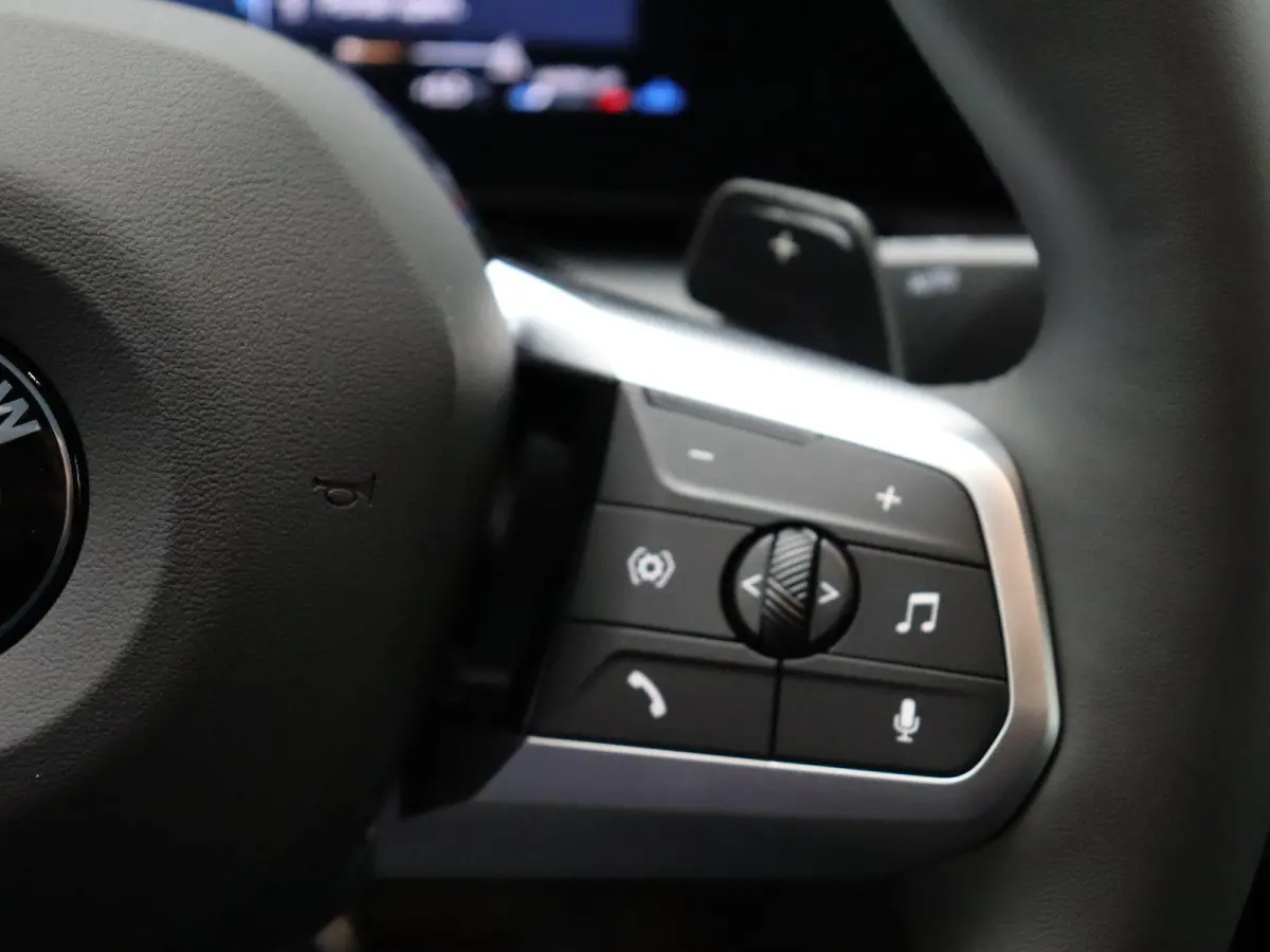 220 M Sportpakket | Driving Assistant Plus | Stuurwielverwarming | 19"