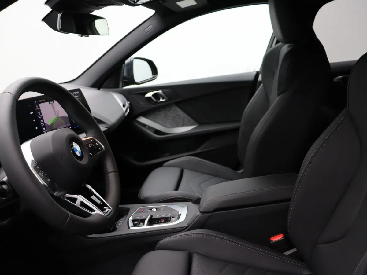 220 M Sportpakket | Driving Assistant Plus | Stuurwielverwarming | 19"