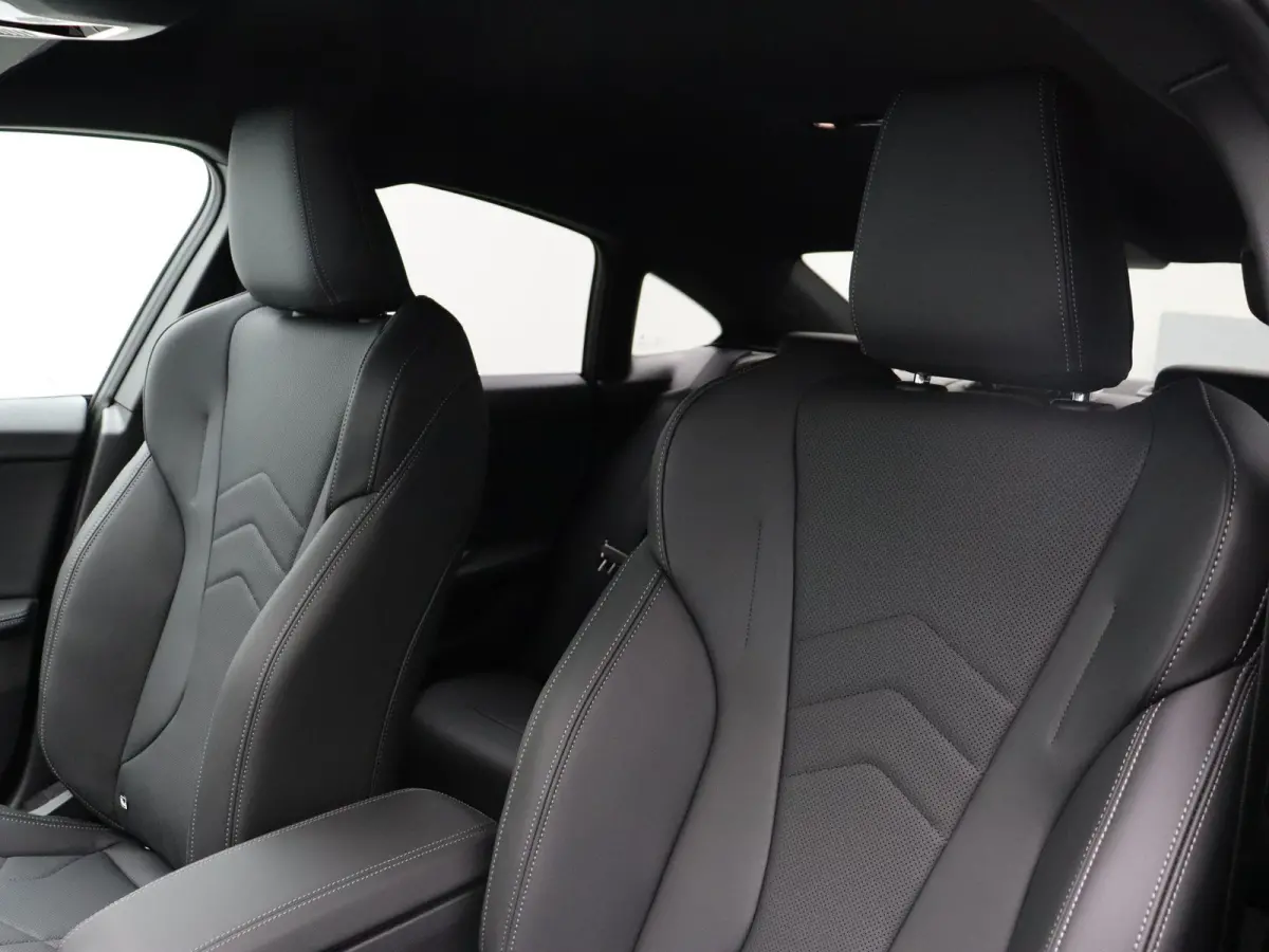 220 M Sportpakket | Driving Assistant Plus | Stuurwielverwarming | 19"