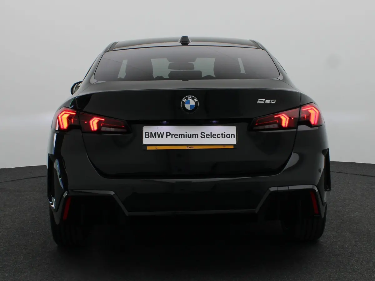 220 M Sportpakket | Driving Assistant Plus | Stuurwielverwarming | 19"