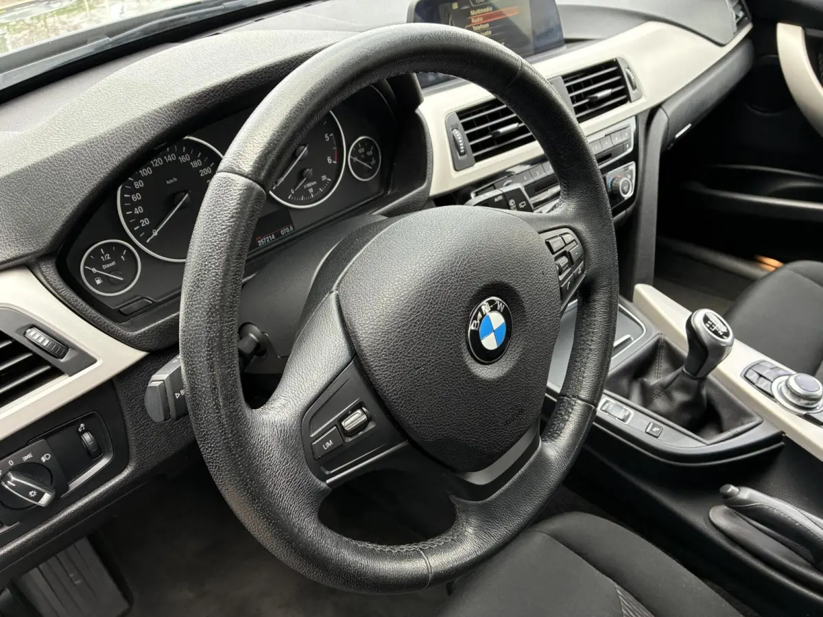 318d | CLIMA | NAVI | STOELVERWARMING