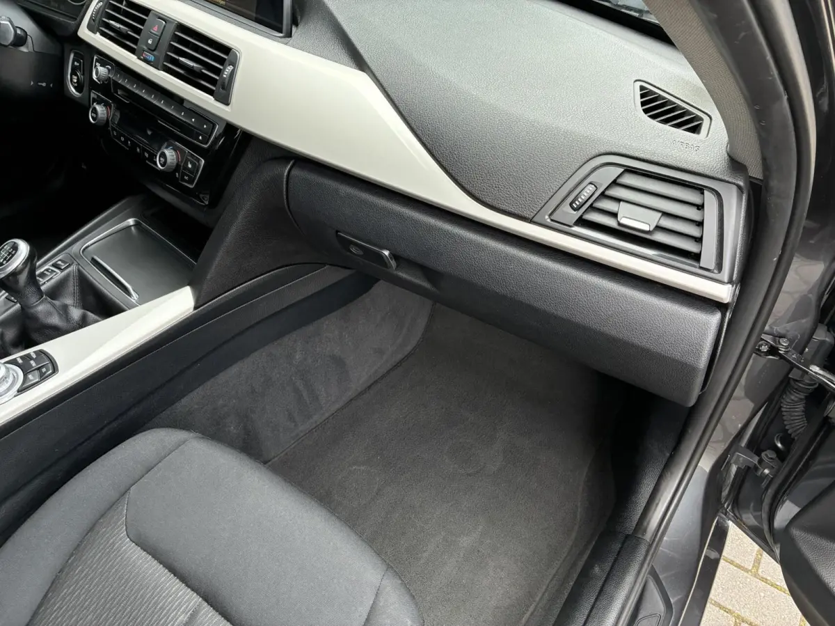 318d | CLIMA | NAVI | STOELVERWARMING
