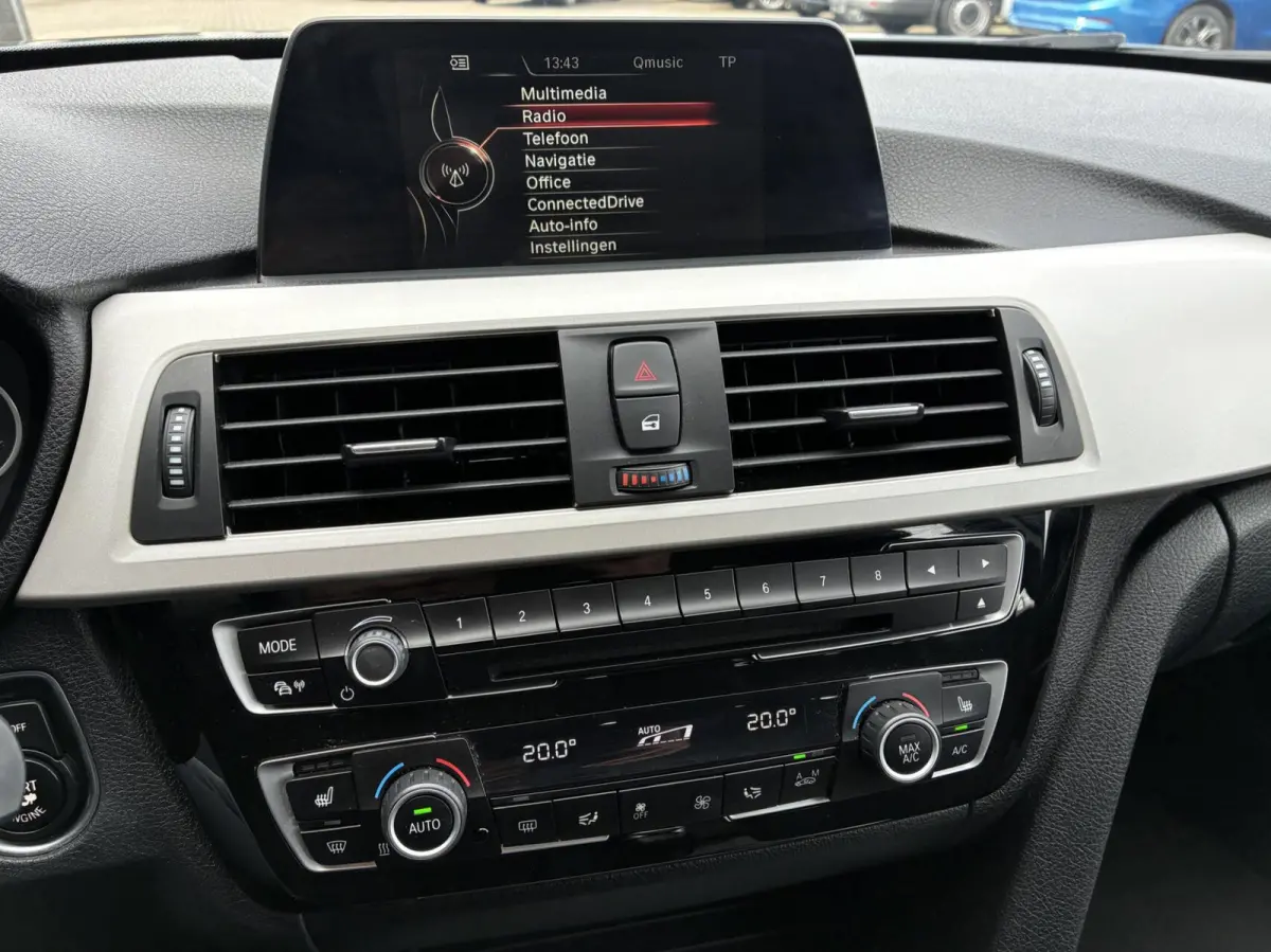 318d | CLIMA | NAVI | STOELVERWARMING