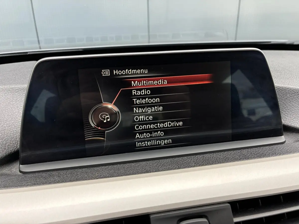 318d | CLIMA | NAVI | STOELVERWARMING