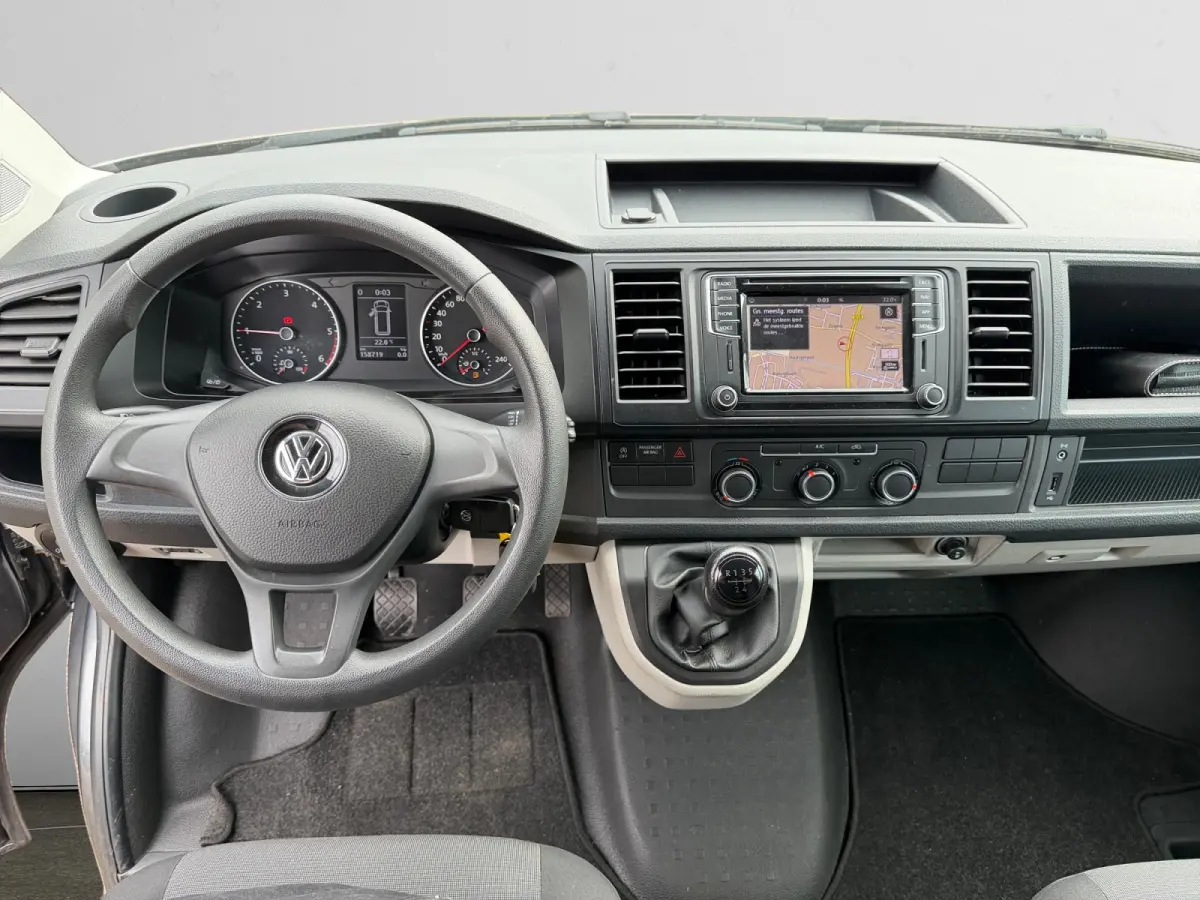 2.0 TDI Euro 6 L1 Highline - Carplay, Android Auto, Navi, Cruise, Clima, Grijs Kenteken