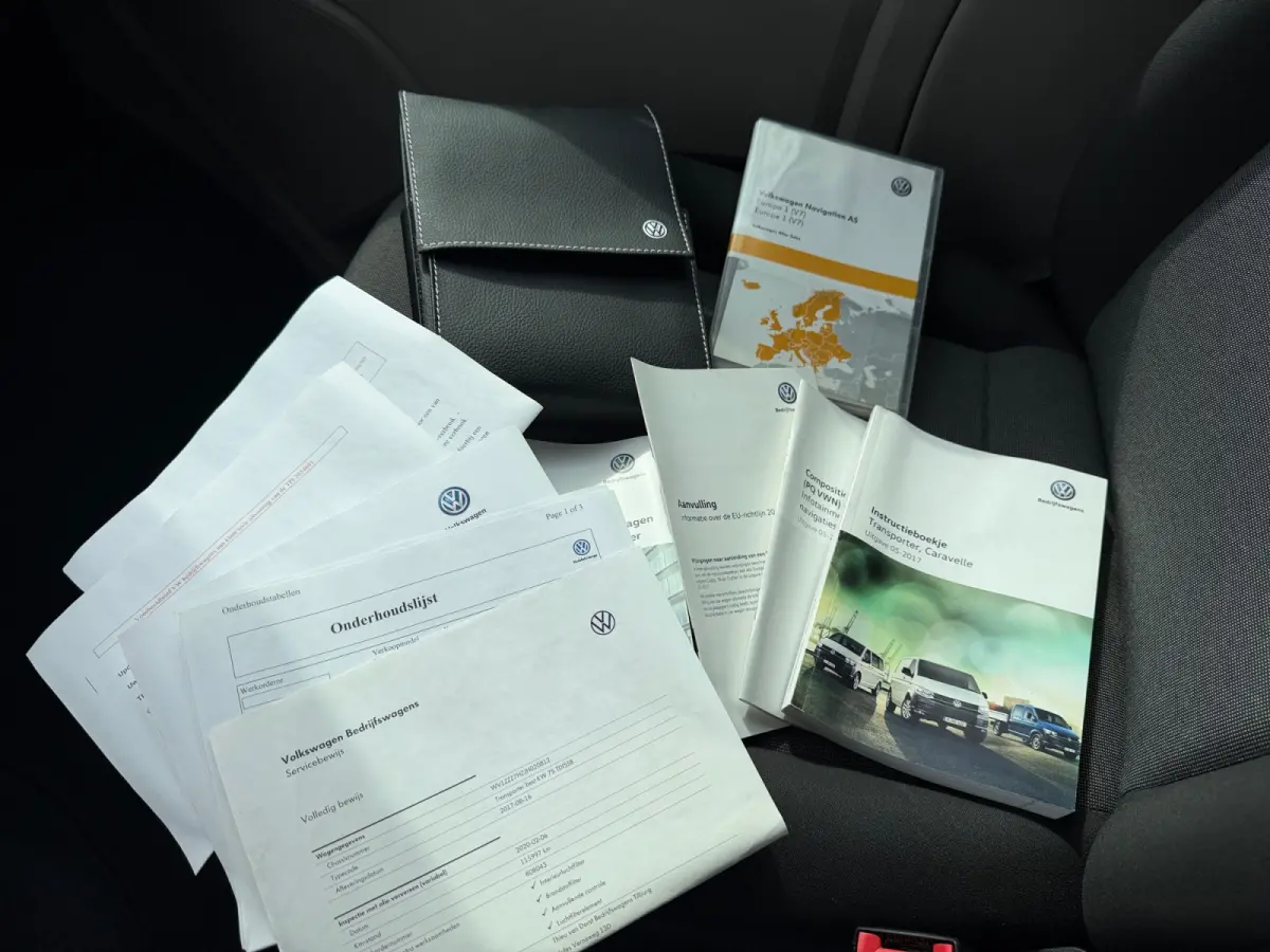 2.0 TDI Euro 6 L1 Highline - Carplay, Android Auto, Navi, Cruise, Clima, Grijs Kenteken