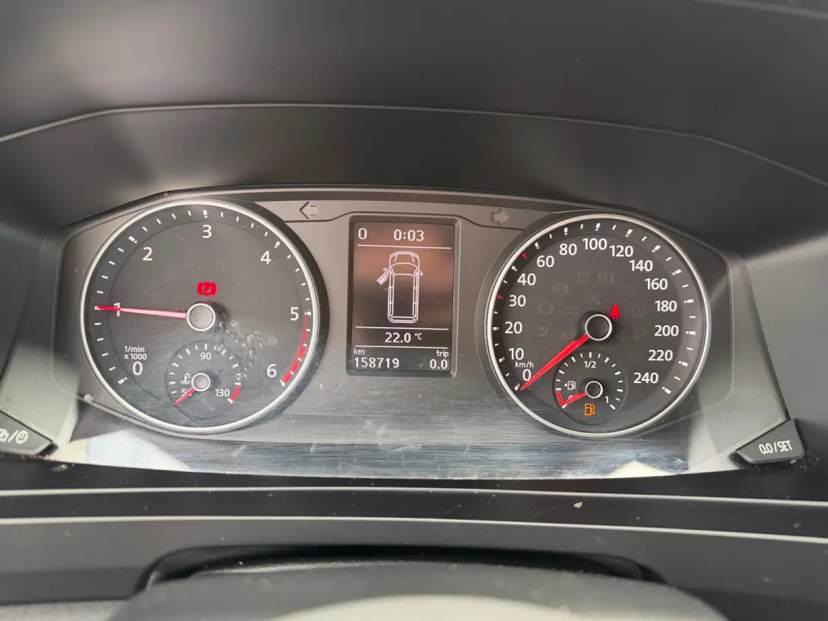 2.0 TDI Euro 6 L1 Highline - Carplay, Android Auto, Navi, Cruise, Clima, Grijs Kenteken