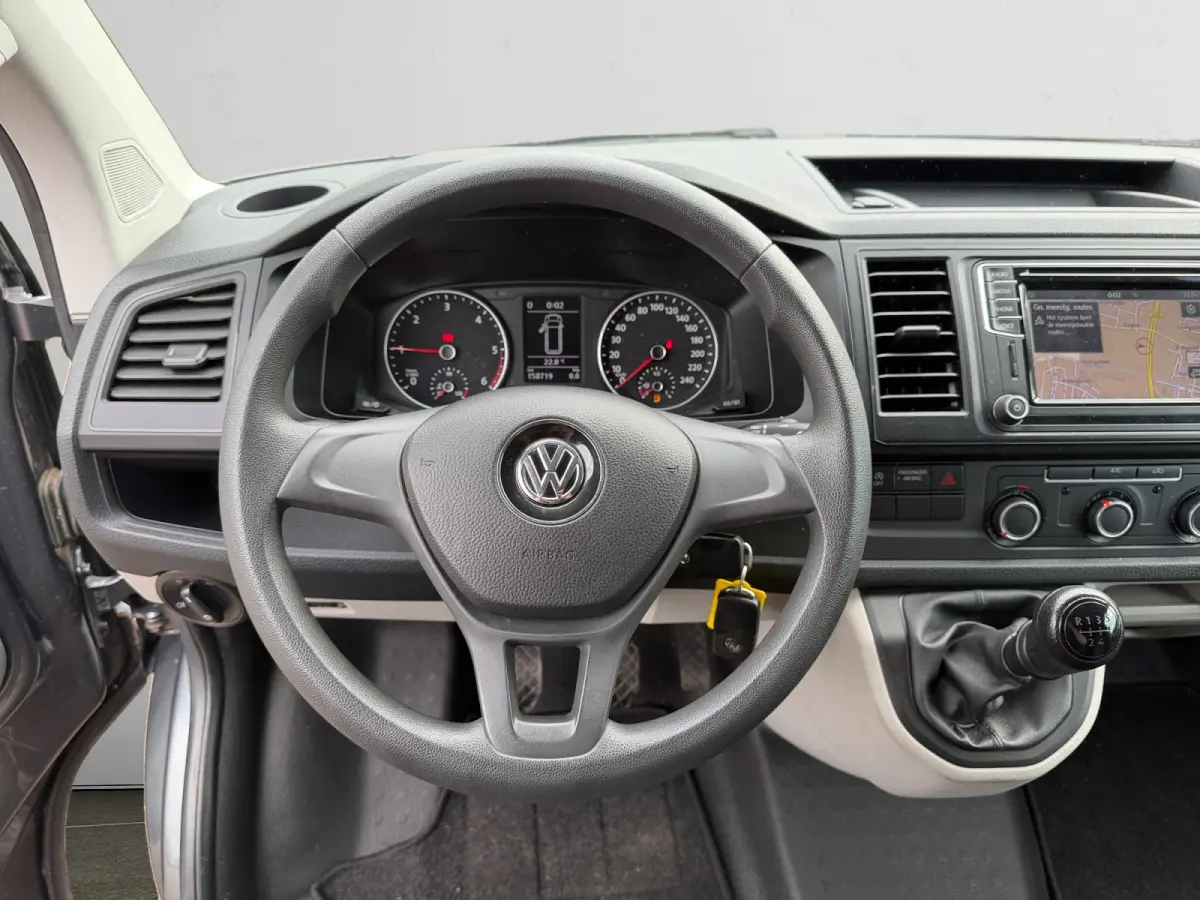 2.0 TDI Euro 6 L1 Highline - Carplay, Android Auto, Navi, Cruise, Clima, Grijs Kenteken