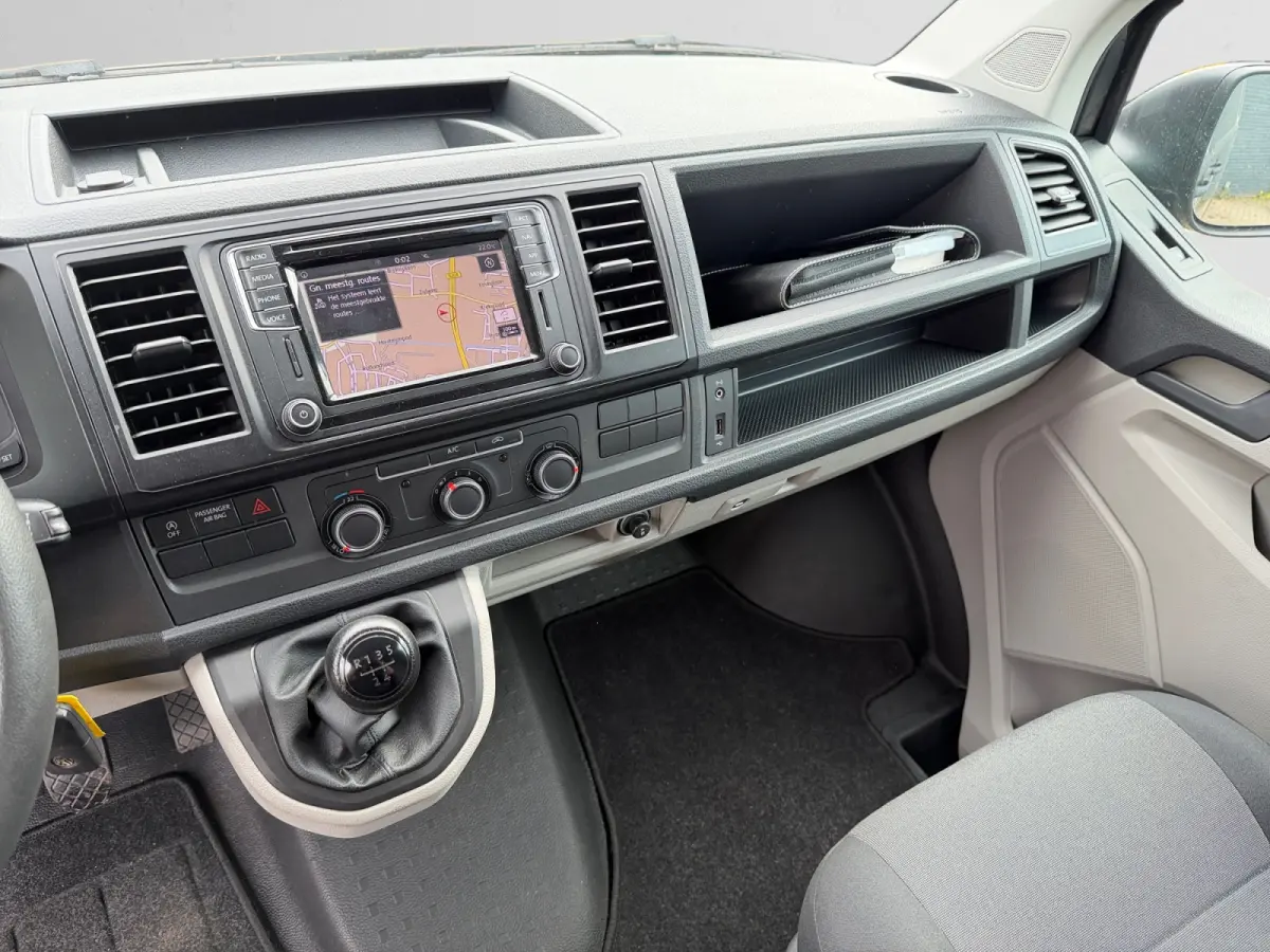 2.0 TDI Euro 6 L1 Highline - Carplay, Android Auto, Navi, Cruise, Clima, Grijs Kenteken