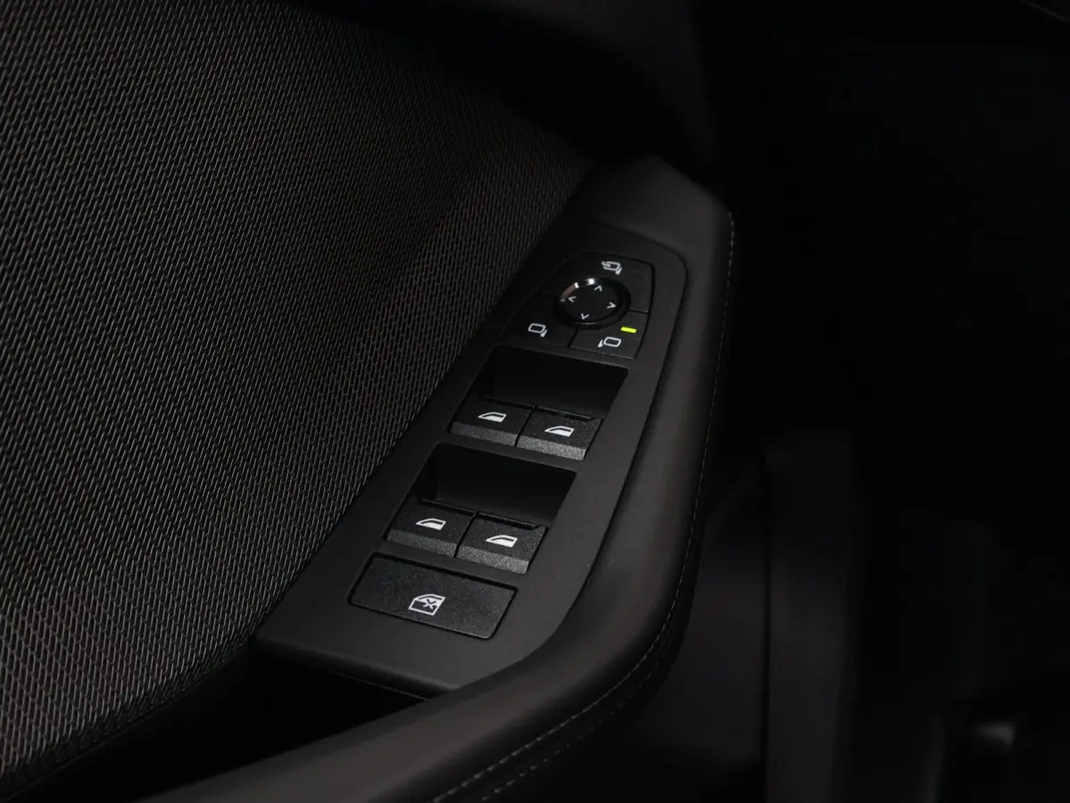 220 M Sport Design Edition M- Sport Pro / Harman Kardon / Comfort Acces / Panoramadak / Head-Up / Stoelverwarming