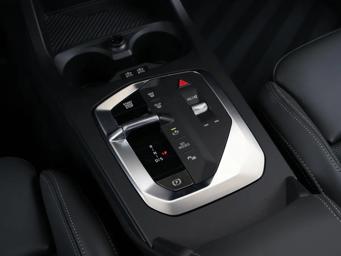 220 M Sport Design Edition M- Sport Pro / Harman Kardon / Comfort Acces / Panoramadak / Head-Up / Stoelverwarming