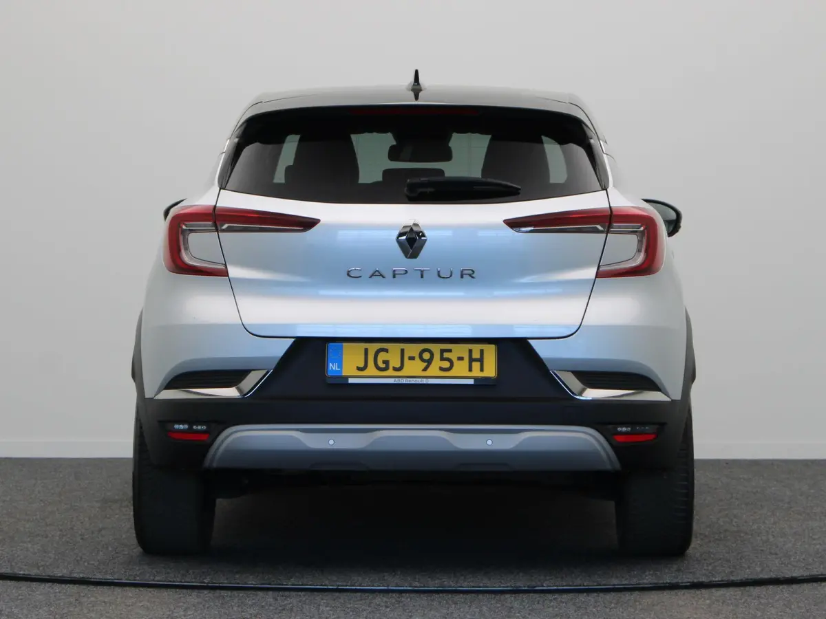 TCe 90pk Techno | Parkeersensoren voor en achter | Achteruitrijcamera | Navigatie | Climate control | Cruise control |