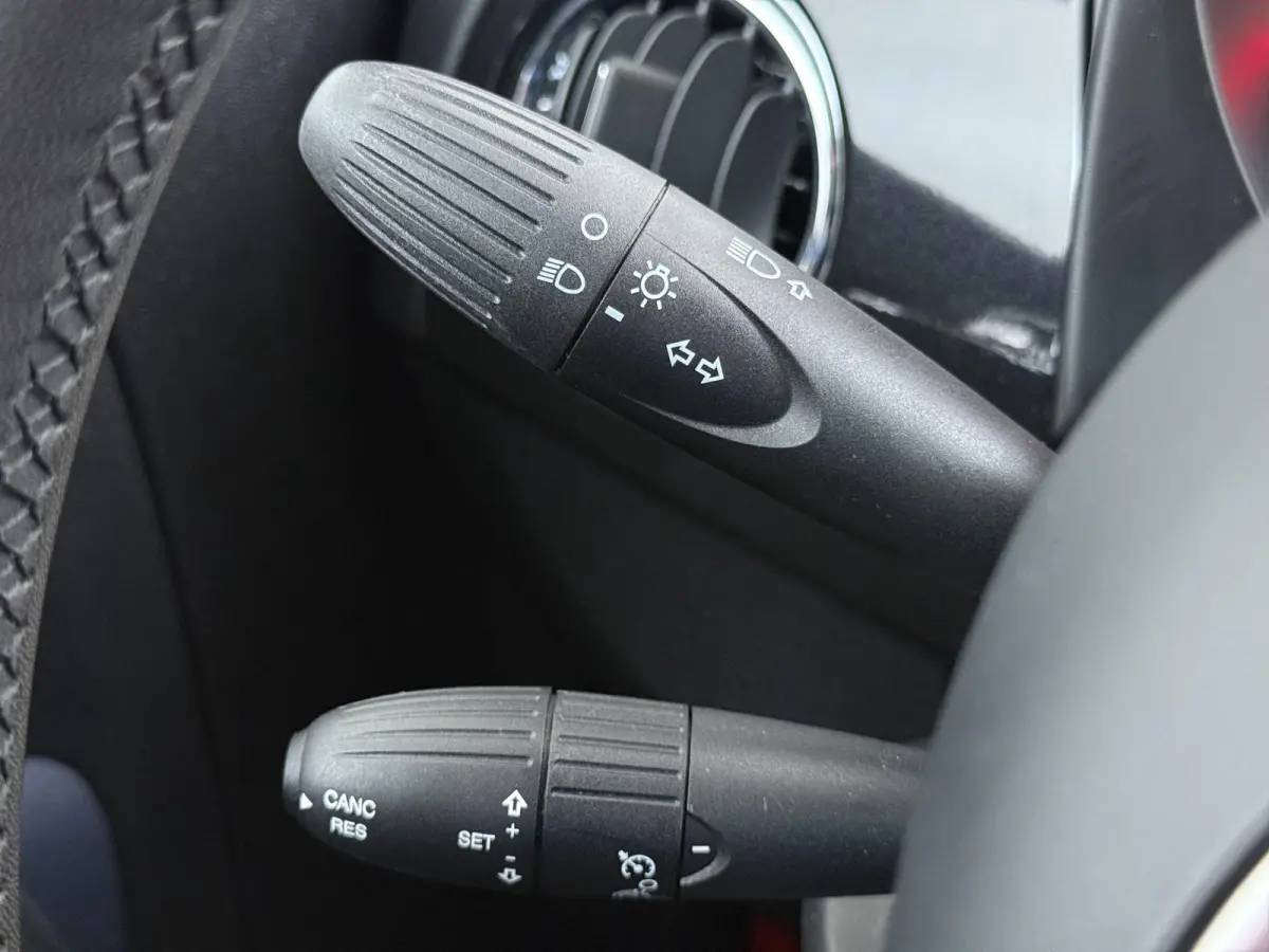 1.0 Hybrid Club 70 PK | 1ste eigenaar | Climate | AppleCarPlay/Android | Privacy Glass | Cruise Control