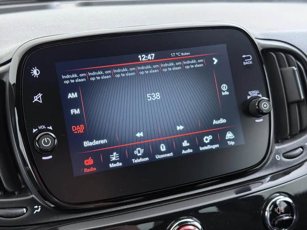 1.0 Hybrid Club 70 PK | 1ste eigenaar | Climate | AppleCarPlay/Android | Privacy Glass | Cruise Control
