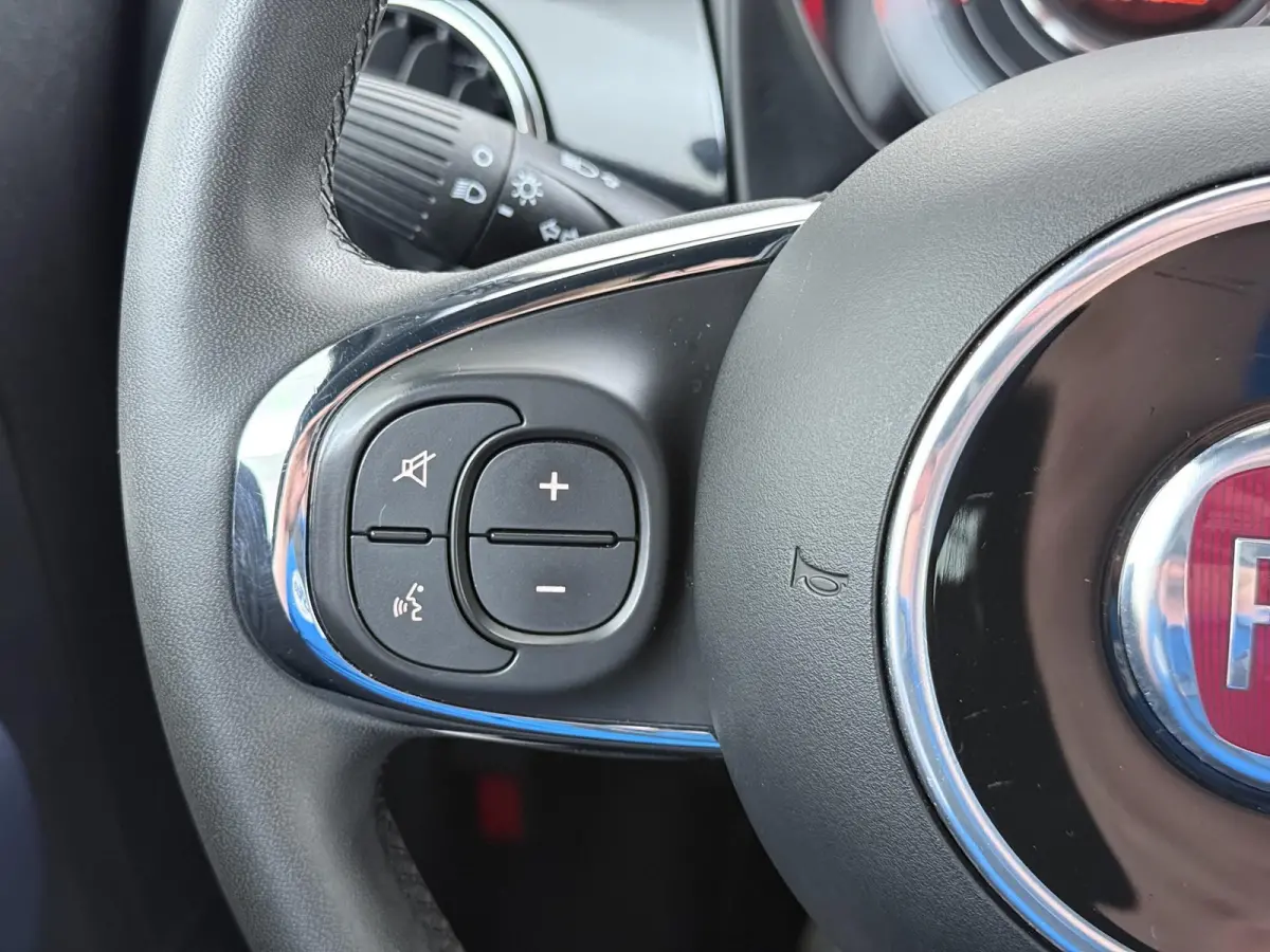 1.0 Hybrid Club 70 PK | 1ste eigenaar | Climate | AppleCarPlay/Android | Privacy Glass | Cruise Control