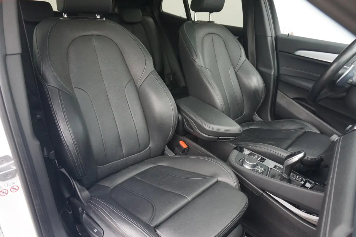 xDrive20i | M Sportpakket | Panoramadak | Achteruitrijcamera | Stoelverwarming
