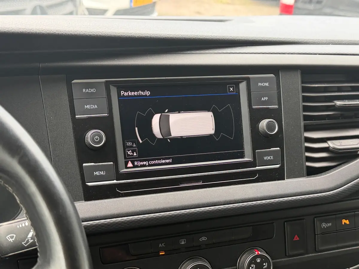 2.0 TDI Euro 6 150Pk L2 Bulli Aut- Dubbele Cabine, 6 Pers, 2x Schuifdeur, CarPlay, Park Assist