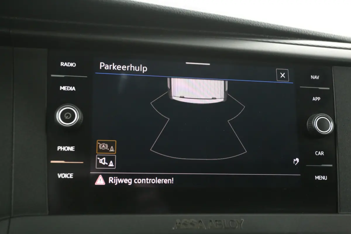 2.0 TDI L2H1 | Airco | Cruise | Carplay | Navi | Parkeersensoren