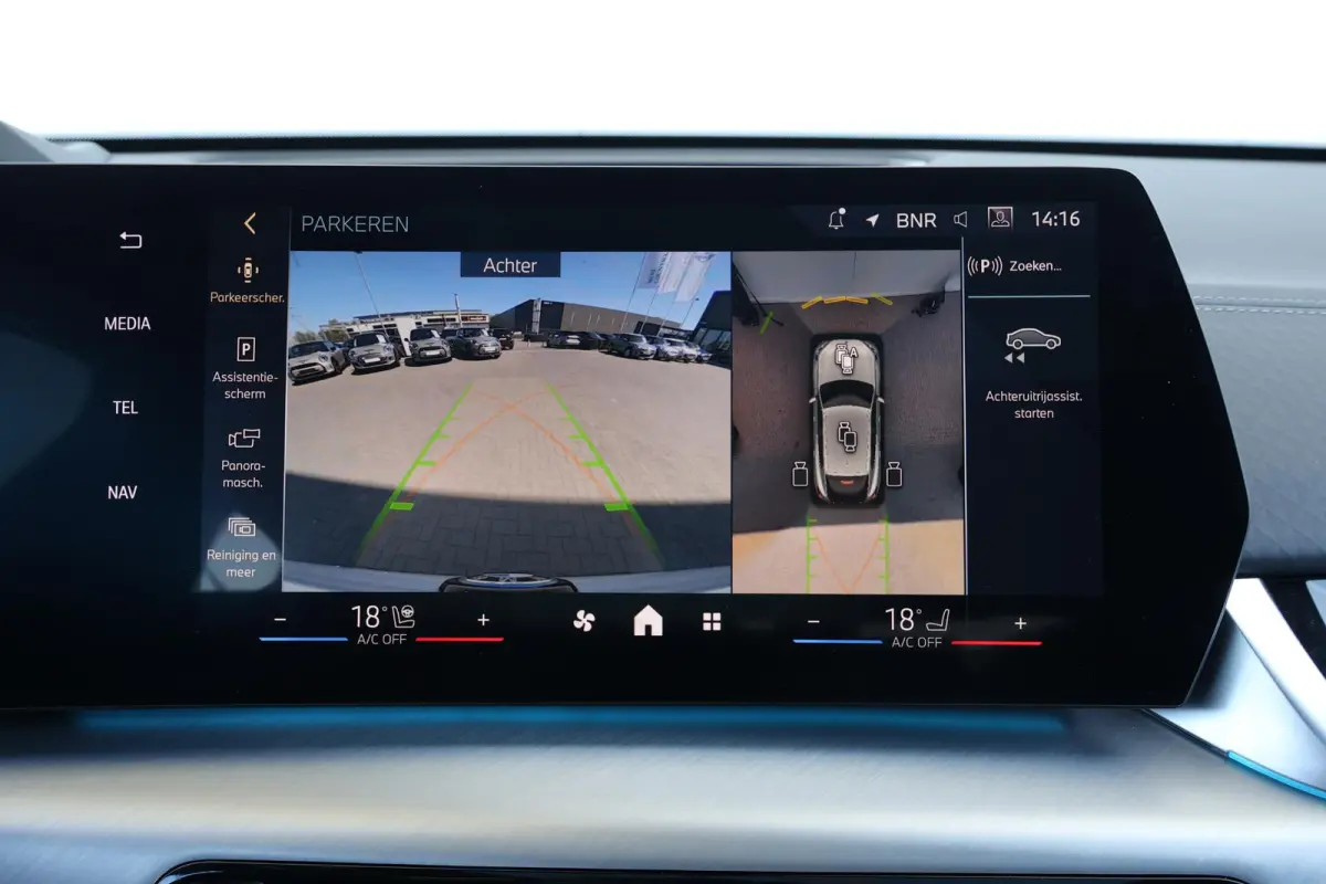 eDrive20 67 kWh M Sport Edition | SoH 100% | M Sportpakket Pro / Panoramadak / Trekhaak / Stuur + Stoelverwarming / Harman-Kardon