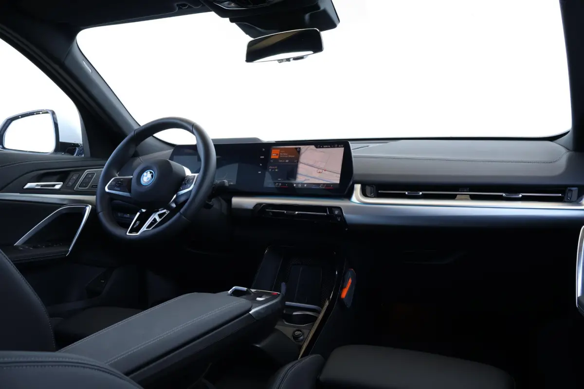eDrive20 67 kWh M Sport Edition | SoH 100% | M Sportpakket Pro / Panoramadak / Trekhaak / Stuur + Stoelverwarming / Harman-Kardon