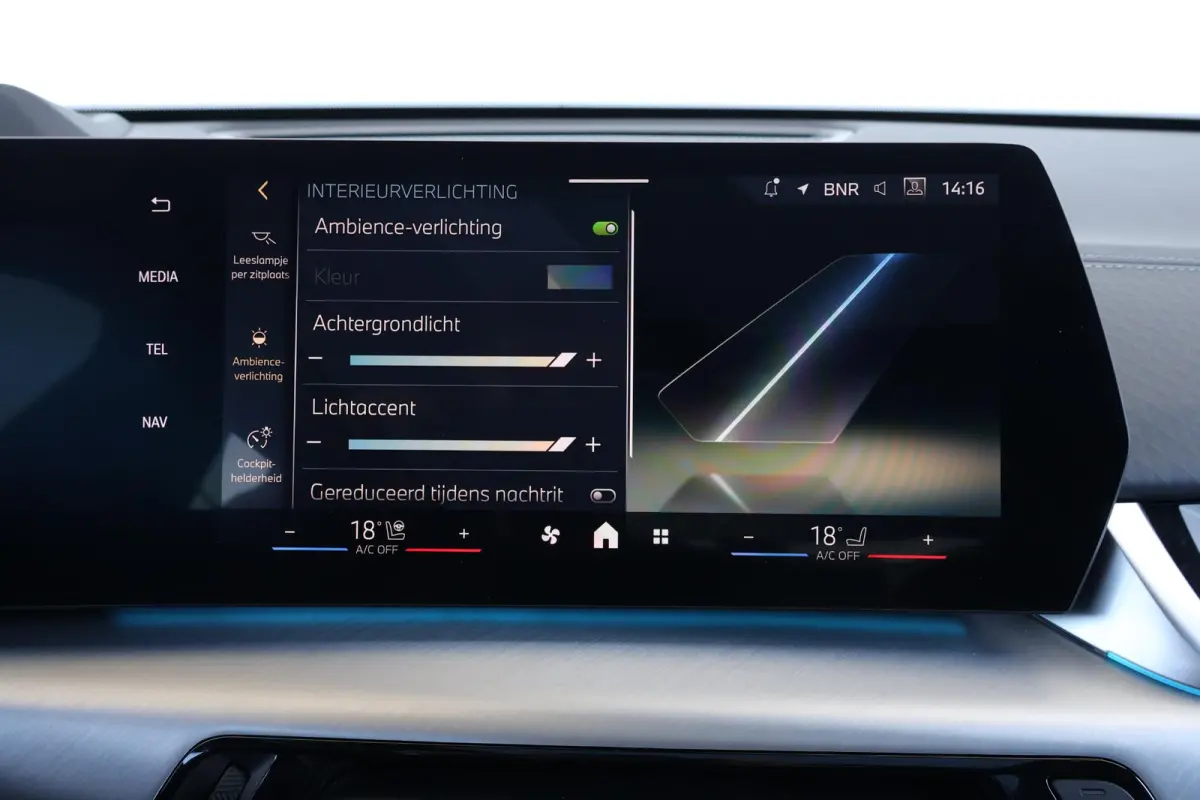 eDrive20 67 kWh M Sport Edition | SoH 100% | M Sportpakket Pro / Panoramadak / Trekhaak / Stuur + Stoelverwarming / Harman-Kardon