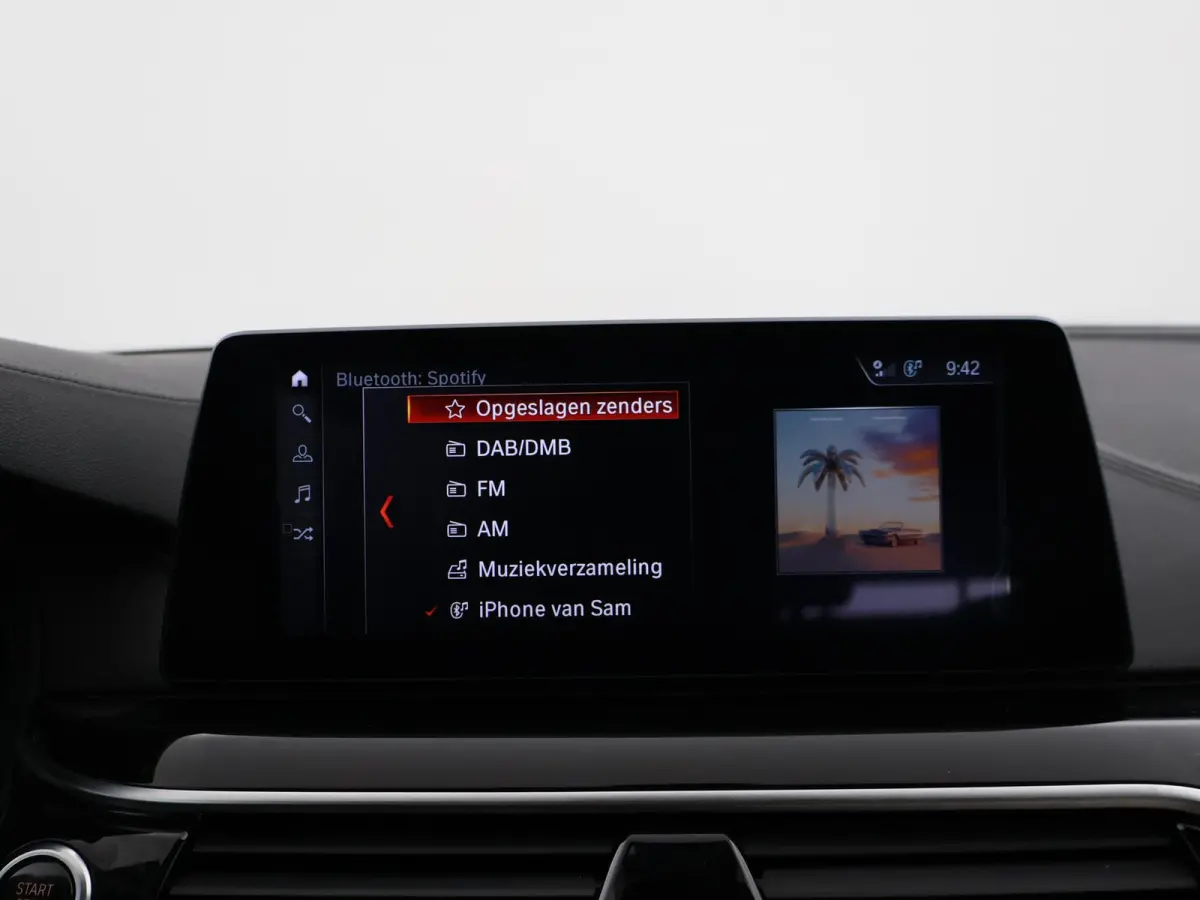 520i H.E. 184 PK AUT. LUXURY LINE + COMFORTZETELS | AFN. TREKHAAK | PANORAMA | LIVE COCKPIT | ADAPTIVE CRUISE