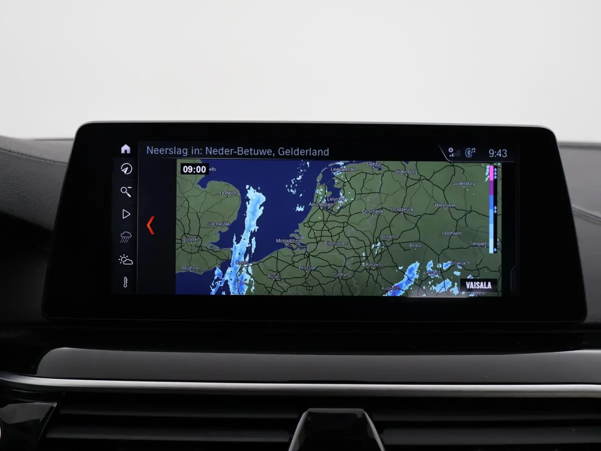 520i H.E. 184 PK AUT. LUXURY LINE + COMFORTZETELS | AFN. TREKHAAK | PANORAMA | LIVE COCKPIT | ADAPTIVE CRUISE