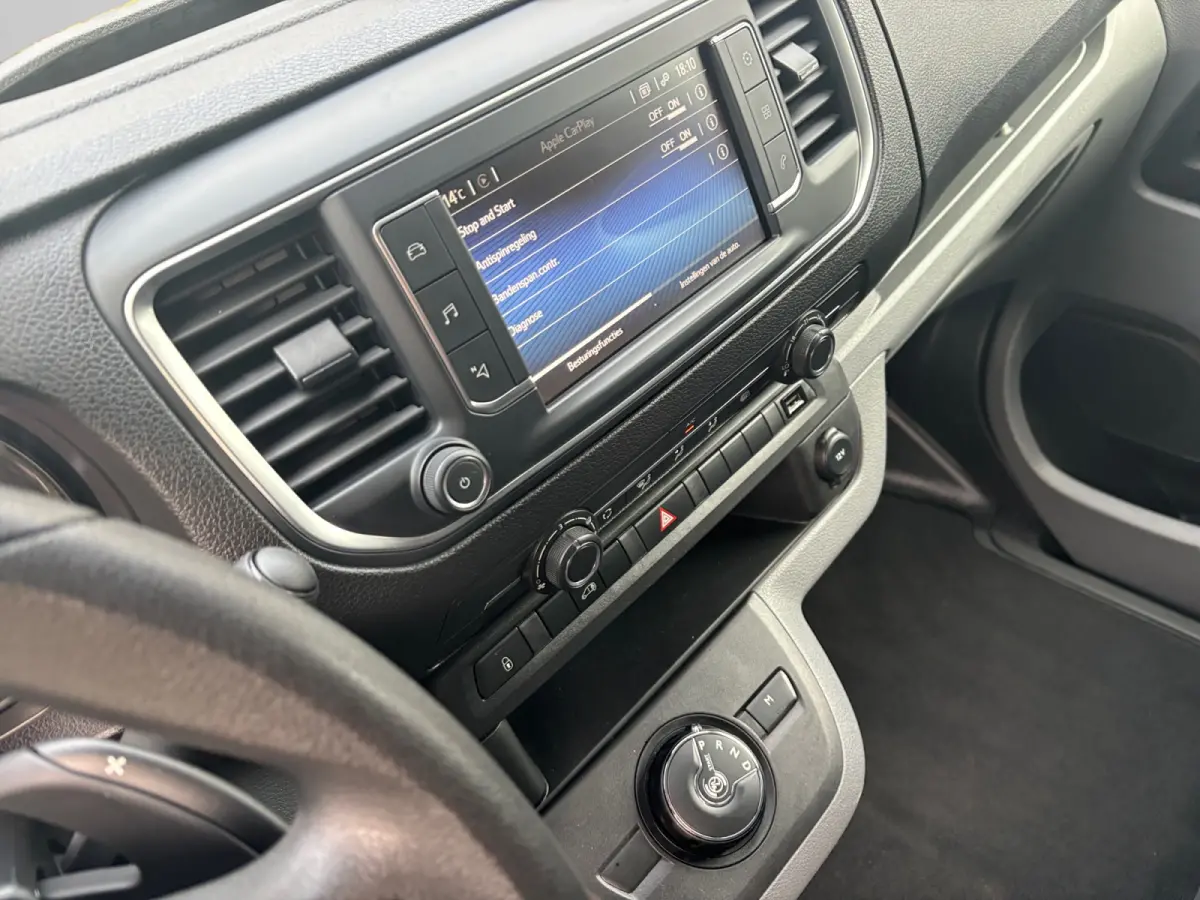 2.0 D-4D Live Aut- L3H1, CarPlay, Android Auto, 3 Pers, Cruise, Navigatie, Euro 6