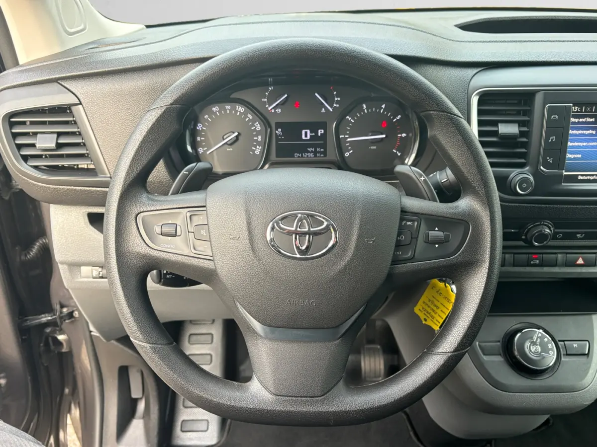 2.0 D-4D Live Aut- L3H1, CarPlay, Android Auto, 3 Pers, Cruise, Navigatie, Euro 6