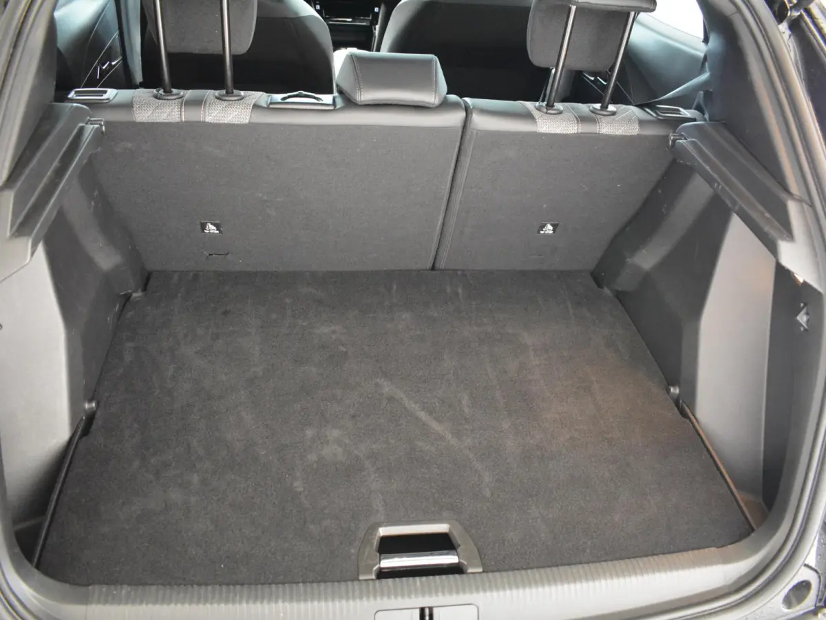 1.2 Hybrid 136 Allure | Navigatie | Parkeer Camera | Stoelverwarming |