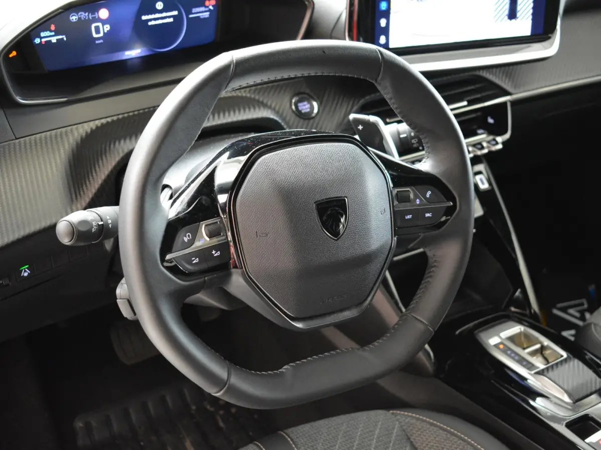 1.2 Hybrid 136 Allure | Navigatie | Parkeer Camera | Stoelverwarming |