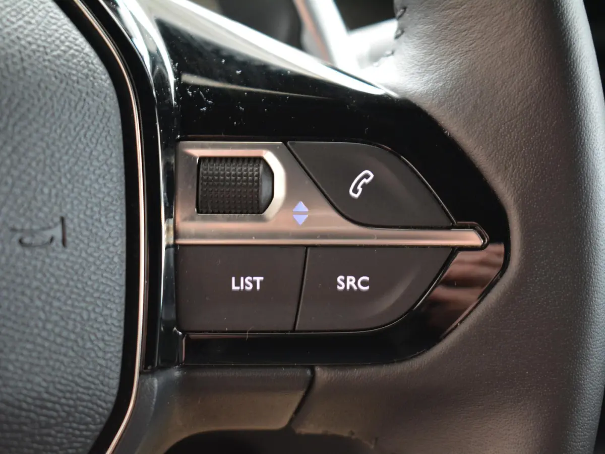 1.2 Hybrid 136 Allure | Navigatie | Parkeer Camera | Stoelverwarming |