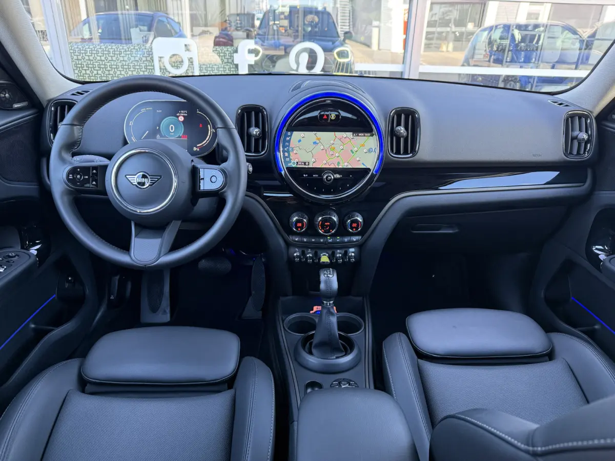1.5 Cooper ALL4 Pano/H&K/Leder/Camera