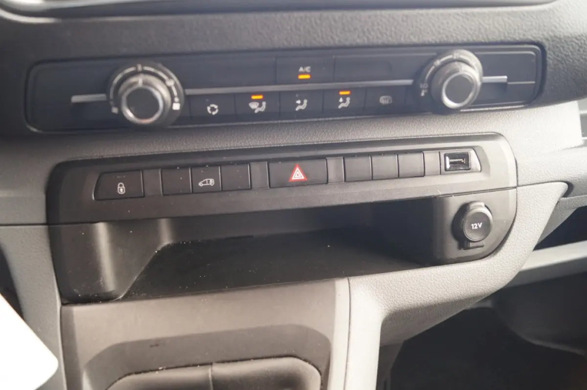 1.5 BlueHDI Standard Premium -NAVI-AIRCO-TREKHAAK-