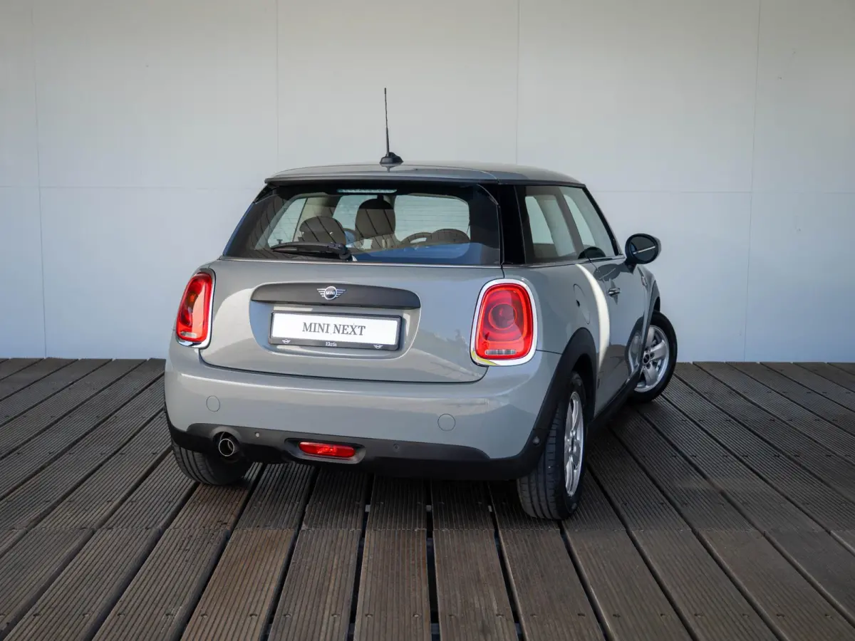 One Airco + Parkeersensoren