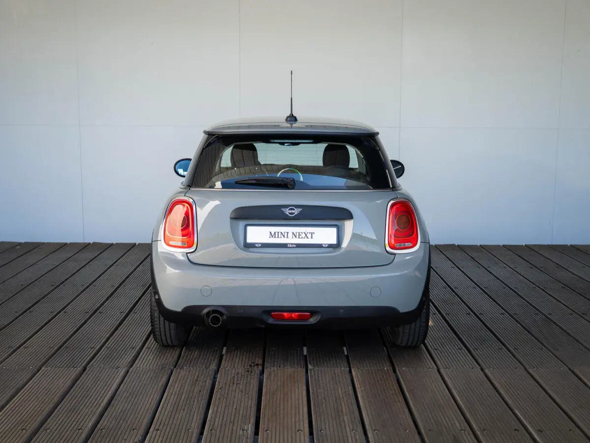 One Airco + Parkeersensoren