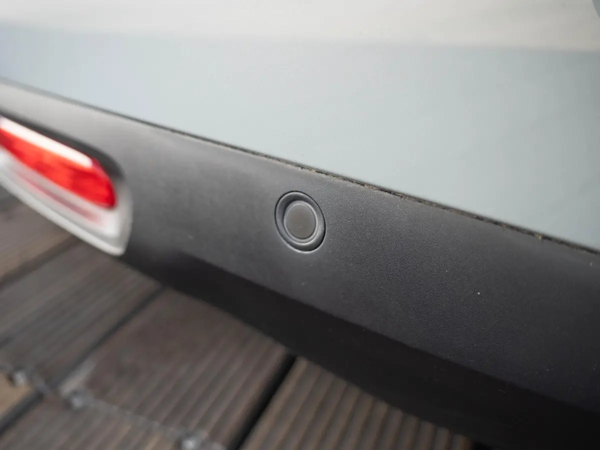 One Airco + Parkeersensoren