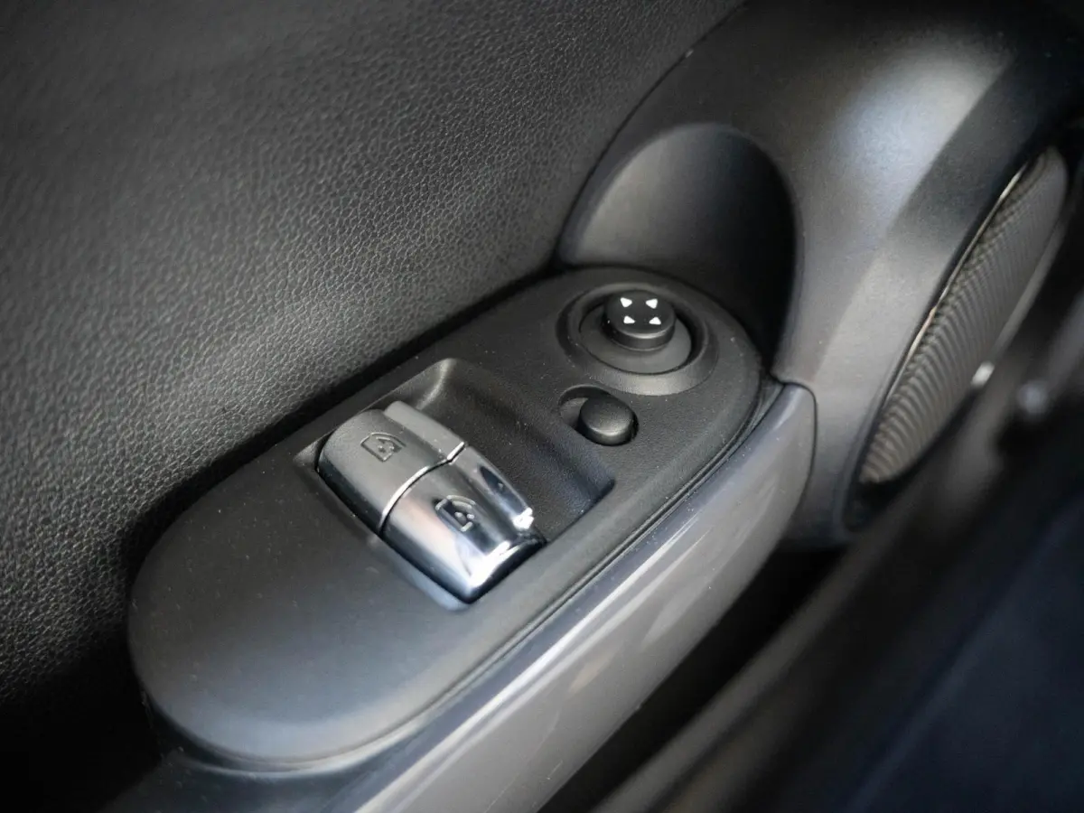 One Airco + Parkeersensoren