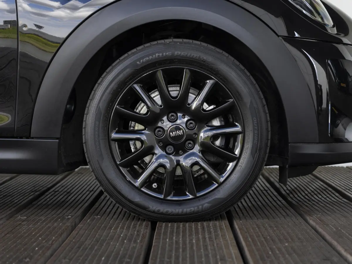 Cooper Classic + Navigatie + Black Exterieur pakket