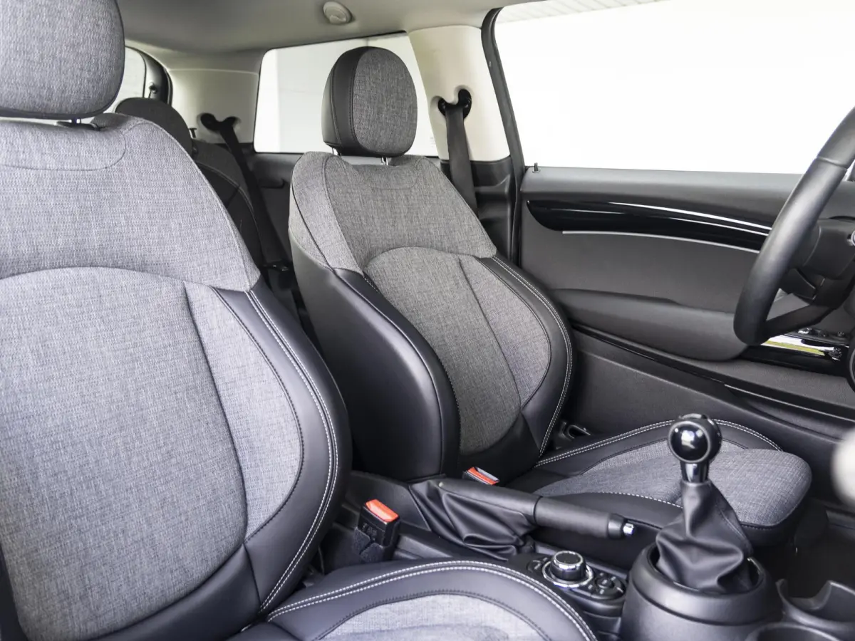 Cooper Classic + Navigatie + Black Exterieur pakket