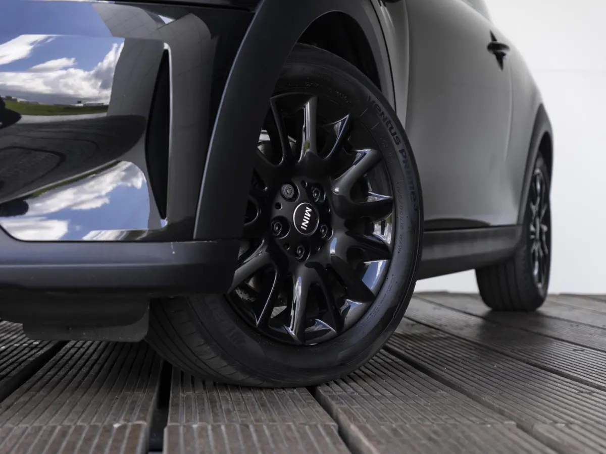 Cooper Classic + Navigatie + Black Exterieur pakket